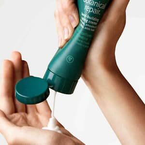 Aveda Botanical Repair Styling Creme swatch