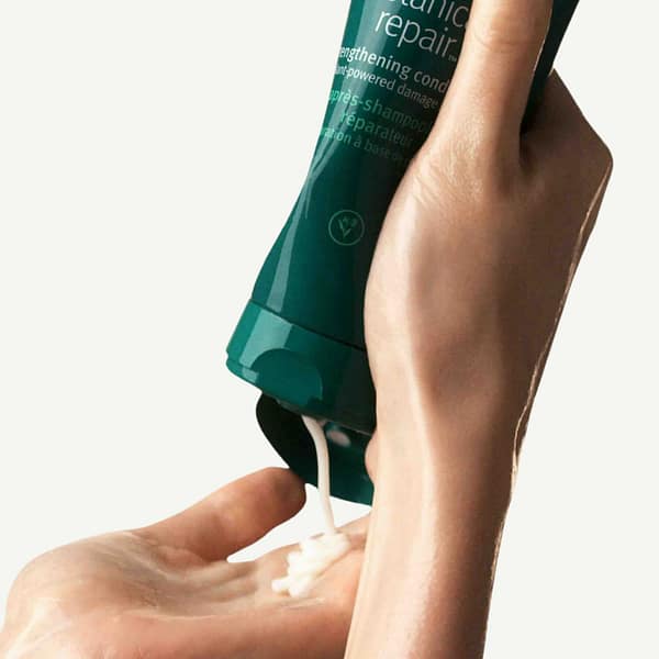 Aveda Botanical Repair Conditioner swatch
